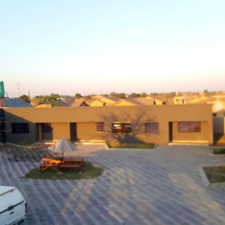 Legends Executive Lodge Choma Zewnętrze zdjęcie